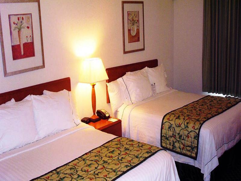 Fairfield Inn & Suites Bloomington Ngoại thất bức ảnh