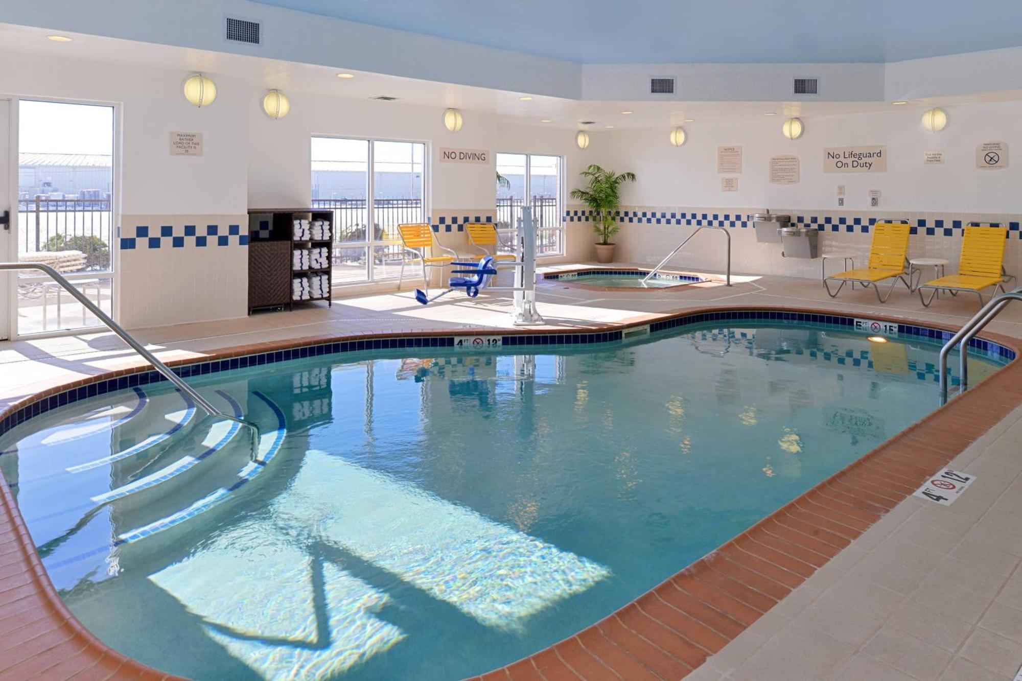 Fairfield Inn & Suites Bloomington Ngoại thất bức ảnh