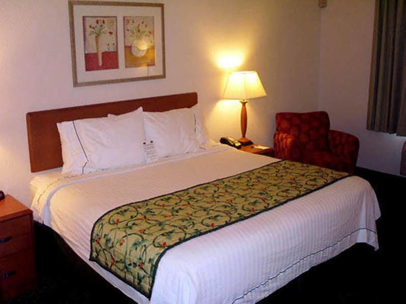 Fairfield Inn & Suites Bloomington Ngoại thất bức ảnh